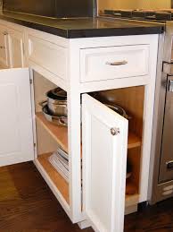 أفكار رائعة لمساحات المطابخ الضيقة