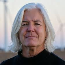 Daphne Russell: Screenwriter in Tucson, Arizona.