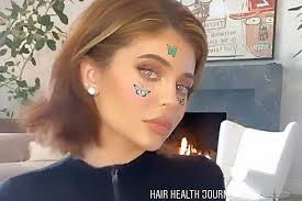 Kylie jenner attends grand opening of sugar factory american brasserie in las vegas at sugar factory kylie jenner took to her instagram account to show off her new silver bob hairstyle. Kylie Jenner Going On A Hair Health Journey While Social Distancing People Com