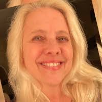 Marilyn Peake's Instagram, Twitter & Facebook