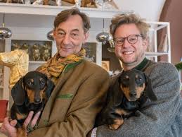 Yes they are both the same dog. Germany S New Dachshund Museum Is Not Just For The Dogs Smart News Smithsonian Magazine