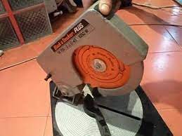 Potrebno je da se pricvrsti za radni sto ili za neku konstrukciju i spreman je za upotrebu. Circular De Banc Black And Decker Romania Youtube