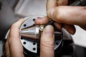 Kim has been waiting for the day he would auction it, a source told us in september. How Much Does The Average Engagement Ring Cost