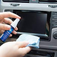 Fill a spray bottle to approximately the halfway point with distilled water. Screen Clene Bildschirmreinigungslosung Und Tuch In Reisegrosse Af International