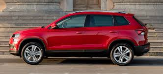 The difference in length is more than 20 centimeters (more than 8 inches), kodiaq is also a bit wider. Skoda Karoq Tiguan Bruder Im Preis Test Site