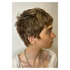 Work by Amy-sha to reduce levels of blonde 👀 We added more darkness with  fine soft low lights to create a richer more autumnal vibe. Easy to do and  easy to undo