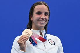 The outright winner receives a gold medal and the second place a silver medal. 8mrsga 15911bm