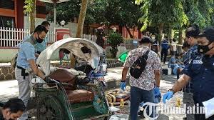 Jam pendaftarannya di bedakan tergantung pengurusan dokumen: Https Jatim Tribunnews Com 2021 08 04 Tanah Longsor Di 2 Lokasi Timpa 2 Rumah Warga Kabupaten Trenggalek Kerugian Puluhan Juta Rupiah Https Cdn 2 Tstatic Net Jatim Foto Bank Images Tanah Longsor Kecamatan Dongko Trenggalek Jpg Tanah Longsor