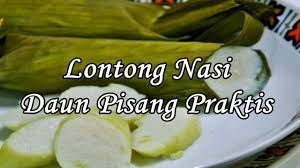 Taruh terlebih dahulu nasi atau lontong ke dalam mangkuk.letakkan kol yang sudah diiris, tauge, kentang goreng. Resep Membuat Lontong Nasi Daun Pisang Praktis Youtube