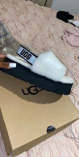Instagram Thuggaszn In 2020 Fluffy Shoes Girly Shoes Comfy Shoes