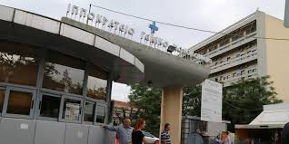 Ανησυχία έχει προκαλέσει ο θάνατος της 44χρονης γυναίκας από τη χαλάστρα. 8rhnos Sta Grebena Gia To Mwro Poy Pe8ane Apo Mhniggitida Ti Anaferei To Iatriko Anakoinw8en Eley8eros Typos