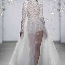 Whether you're eloping, planning a casual ceremony or just looking for a good excuse to show off a killer pair of shoes. The 9 Spring 2020 Wedding Dress Trends You Need To Know
