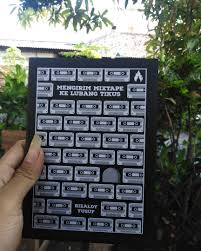 Tujuan dari game ini gampang sekali: Mengirim Mixtape Ke Lubang Tikus Rizaldy Yusuf Buku Alat Tulis Buku Di Carousell
