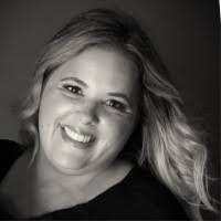 Elizabeth Weinman's Instagram, Twitter & Facebook