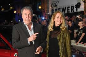 Jeremy clarkson says he and his girlfriend lisa hogan, who he features with in new tv show clarkson's farm, have a lovely, lovely time together, as he described her as ageless and joked she looks about 12 Jeremy Clarkson Lisa Hogan Pictures Photos Images Zimbio