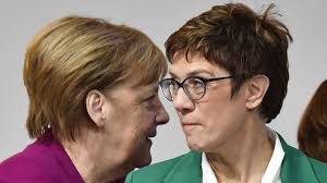 Annegret Kramp-Karrenbauer will Angela Merkel Paroli bieten