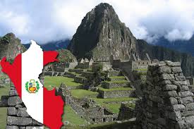 La proclamación fue llevada a cabo el 28 de julio de 1821, cuando el líder de la expedición libertadora del perú, el general josé de san martín proclamó desde cuatro plazas públicas la independencia del perú. Vmwyecofm0meum
