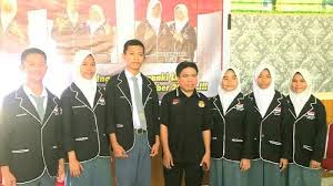 Sebelum kita menjadi pengurus osis, maka kita wajib untuk membuat yang namanya visi misi osis. Tiga Paslon Kandidat Ketua Osis Smk Negeri 1 Bantaeng Beradu Visi Misi Tribun Timur