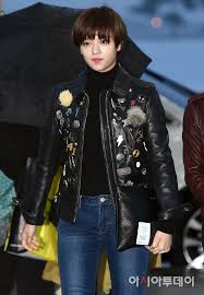 Jeongyeon Airport Fashion Twice Airport Fashion Nayeon Airport Fashion Jeongyeon 2016 Kpop Idol Airport Fashion I Kpop Fashion Women Fashion Kpop Fashion