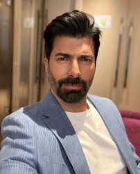 Useless dull fact: In English, turkey is a big bird from north America, but  also a country in Europe/middle east. In Portuguese, we call turkey (the  bird), peru. Like the south American