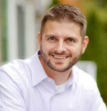 Find Realtors & Real Estate Agents in 98020