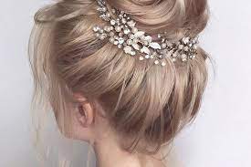 Plus, the hair combs and bridal headpieces to wear with the styles so you know exactly how to accessorize it perfectly. 20 High Bun Updo Wedding Hairstyles For Brides Hi Miss Puff