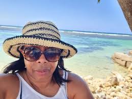 Bernadette Dawson's Instagram, Twitter & Facebook