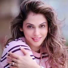 Like It 👍 or Love It 😘 Isha Koppikar looks Super gorgeous