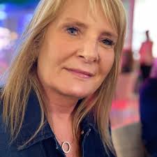 Hi I'm in Costa de Antigua and need to draw money out of ATM anybody no  which 1 is best? And how to do it euros not conversion 😩👍