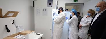 A szerdai szállítmány 35 685 fő oltását teszi lehetővé. Szegedi Tudomanyegyetem Kezdodhet Az Oltas Szegeden Is 5000 Adag Pfizer Vakcina Erkezett A Szegedi Tudomanyegyetem Klinikai Kozpontjaba