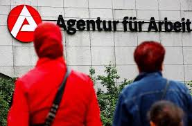 Für be­am­t:in­nen gelten bald neue regeln zum erscheinungsbild. Benachteiligung Auf Dem Arbeitsmarkt Jeder Dritte Betrieb Lehnt Das Kopftuch Ab Wirtschaft Stuttgarter Nachrichten