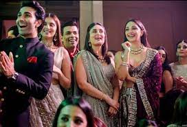 Kareena Kapoor Dazzles In Silver Coloured Lehenga At Cousin Armaan Jain S Wedding Reception Bollywood Celebrities Beautiful Indian Actress Isha Ambani