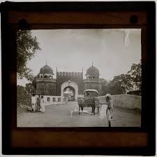 File:Mecca Gate in Aurangabad (c. 1900).jpg - Wikimedia Commons