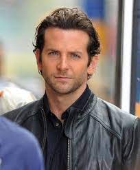 Aw Bradley Cooper Gives A Homeless Man The Jacket Off His Back Bradley Cooper Hair Bradley Cooper Bradley