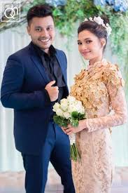 Tanpa sebarang bayangan apatah lagi desas desus percintaan, dua selebriti asal singapura, penyanyi, awi rafael dan pelakon, atikah suhaime telah. Rotikaya Manis Atikah Suhaime Awi Rafael Di Majlis ÙÙØ³Ø¨ÙÙ