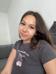 👤(1) sent you friend request Tap to accept friend request 🟢 Online