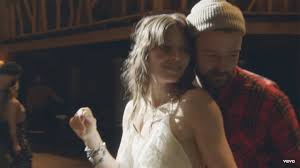 Damci 3064 • 1 komentar. Justin Timberlake Spins Jessica Biel Around The Dance Floor In Man Of The Woods Music Video Watch Entertainment Tonight