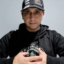 Papi Micky: "PREDICANDO!" 😮🤣