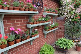 Garden Shelves 1001 Gardens Garden Shelves Plants Garden Wall