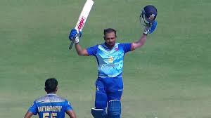 Team india has started the test match series on a winning note by defeating west indies in the first test match by an innings and 272 runs. Cricket News Prithvi Shaw Hits Back At Trolls With Fan Made Meme After Scoring Double Century Latestly