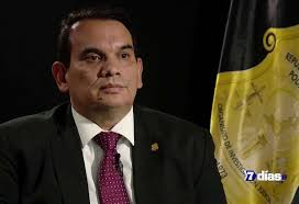 Exministro Melvin Jimenez reaparece junto al presidente Solís y Víctor  Morales Zapata