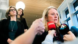 Tvungen lønnsnemnd er i norsk arbeidsliv et tvangstiltak som myndighetene kan iverksette for å stoppe en pågående arbeidskonflikt. Hauglie Grep Til Tvungen Lonnsnemnd Hadde Ikke Noe Valg Sunnmorsposten
