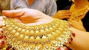 Check gold rates,today's gold price, gold quotes in all weight measurements and the gold price today. Gold Price Latest Gold Is Getting Cheaper Today Know The Price Of 24 To 14 Carat Gold Indian News Live