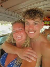 Gracie Lynch (@gracielynchhh) • Instagram photos and videos