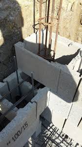 Realiser Une Piscine En Dur Avec Agglo A Bancher Et Beton Autoconstruction Par Crazy Constructeur Piscine En Dur Construction Piscine Piscine