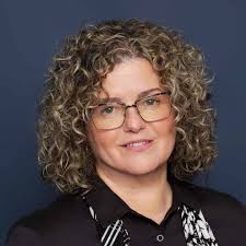 Interview featuring Hazel Thornton from Organized For Life