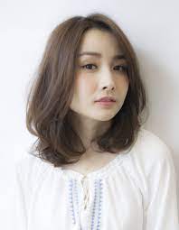 ふわ艶大人ミディアム hs190 ヘアカタログ 髪型 ヘアスタイル afloat アフロート 表参道 銀座 名古屋の美容室 美容院 ショートのヘアスタイル ヘアスタイリング 美髪