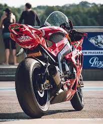 ḹ קꭷƨƨῗɓlḕ racing bikes sport motorcycle super bikes