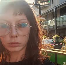 Hi everyone! My name is Hannah, I am 24 years old and I am looking for a  room to rent in a share house preferably around the city or west/south of  it (