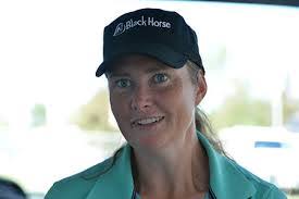 Heidi Emery's Instagram, Twitter & Facebook